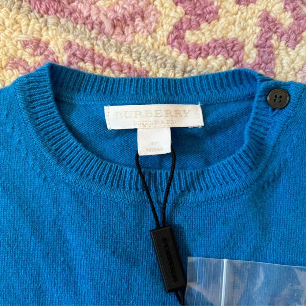 Brand New beautiful Burberry sweater